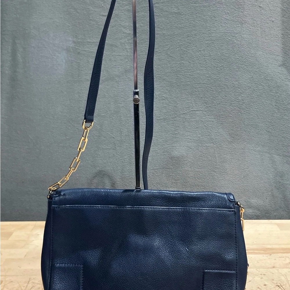 Elegant navy blue Leather Tory Burch bag with gold hardware - Picture 4 of 6